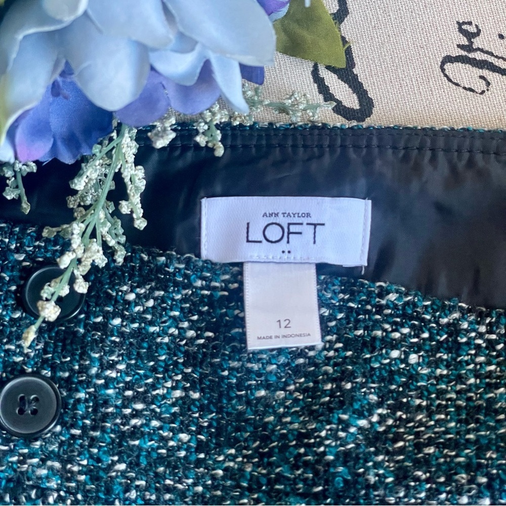LOFT Ann Taylor Boucle Tweed Mini Button Skirt Size 12 - Picture 3 of 4